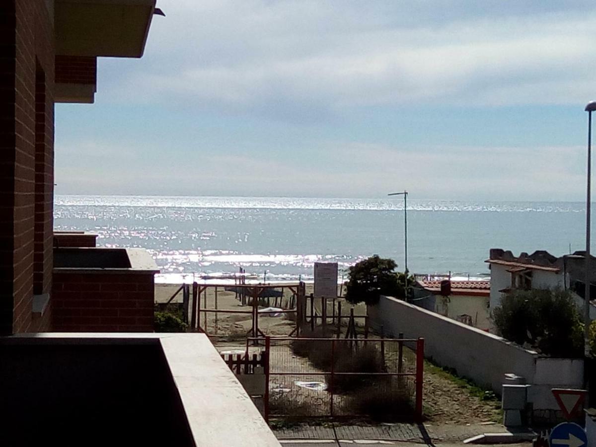 Tula 4 - Appartamento Vista Mare Passoscuro Exterior foto