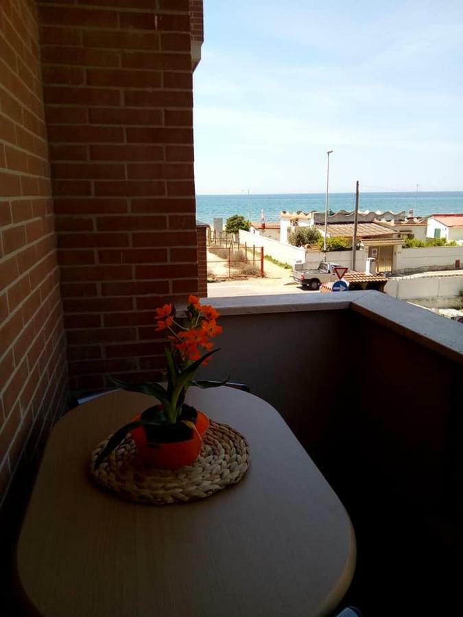 Tula 4 - Appartamento Vista Mare Passoscuro Exterior foto